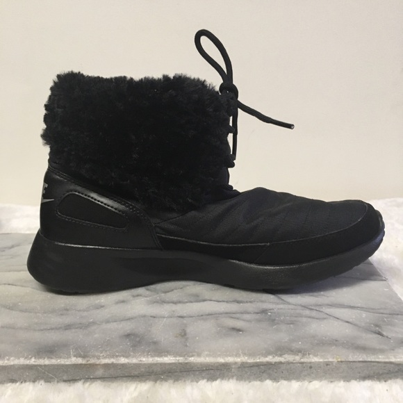 Nike Kaishi Ankle Boots Faux Fur Black 7.5 - Picture 5 of 11